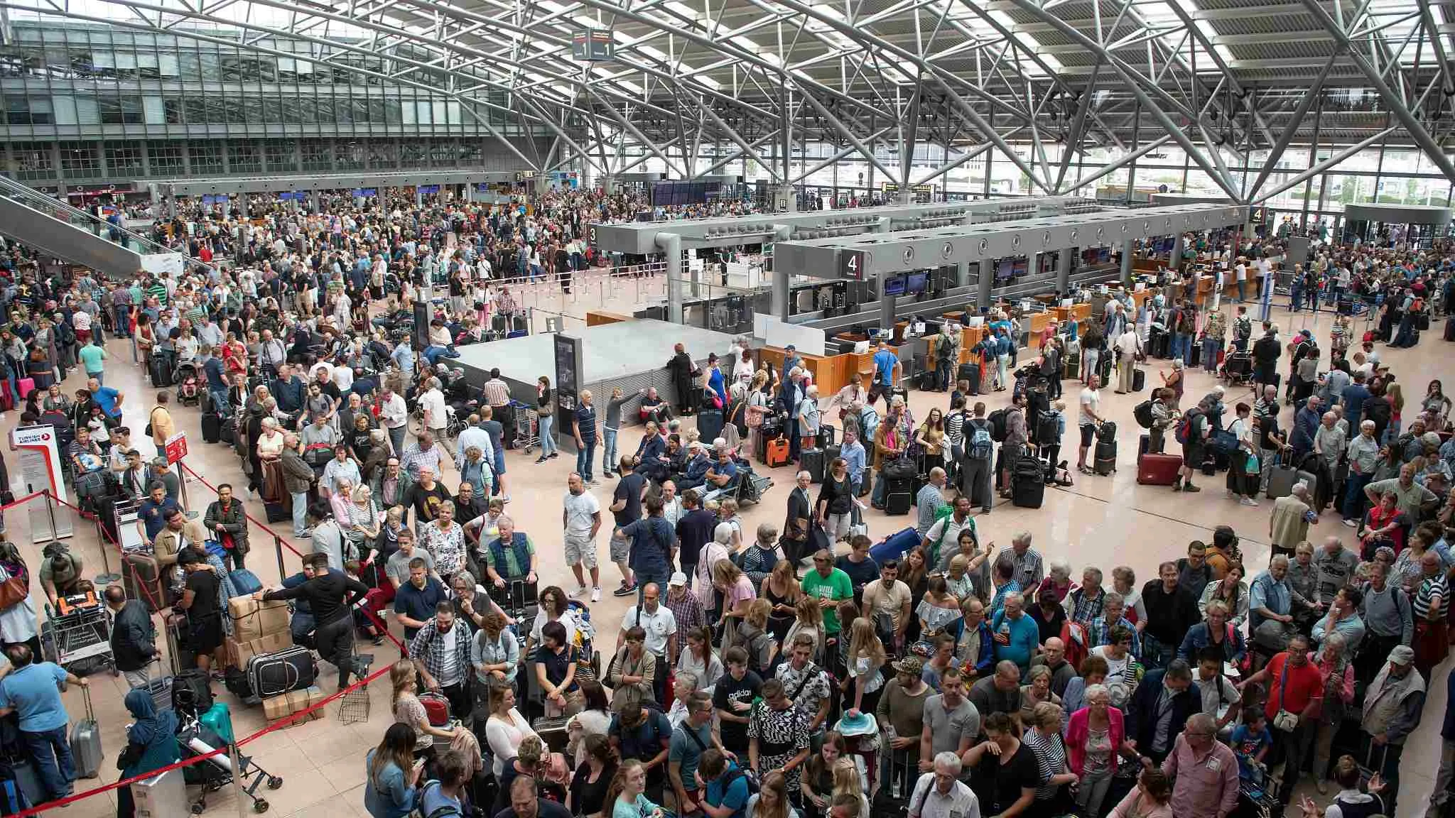 Hamburg Havalimanı yolcuları