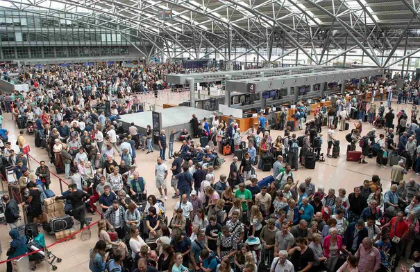 HAMBURG HAVALİMANI'NDA ELEKTRİK KESİNTİSİ